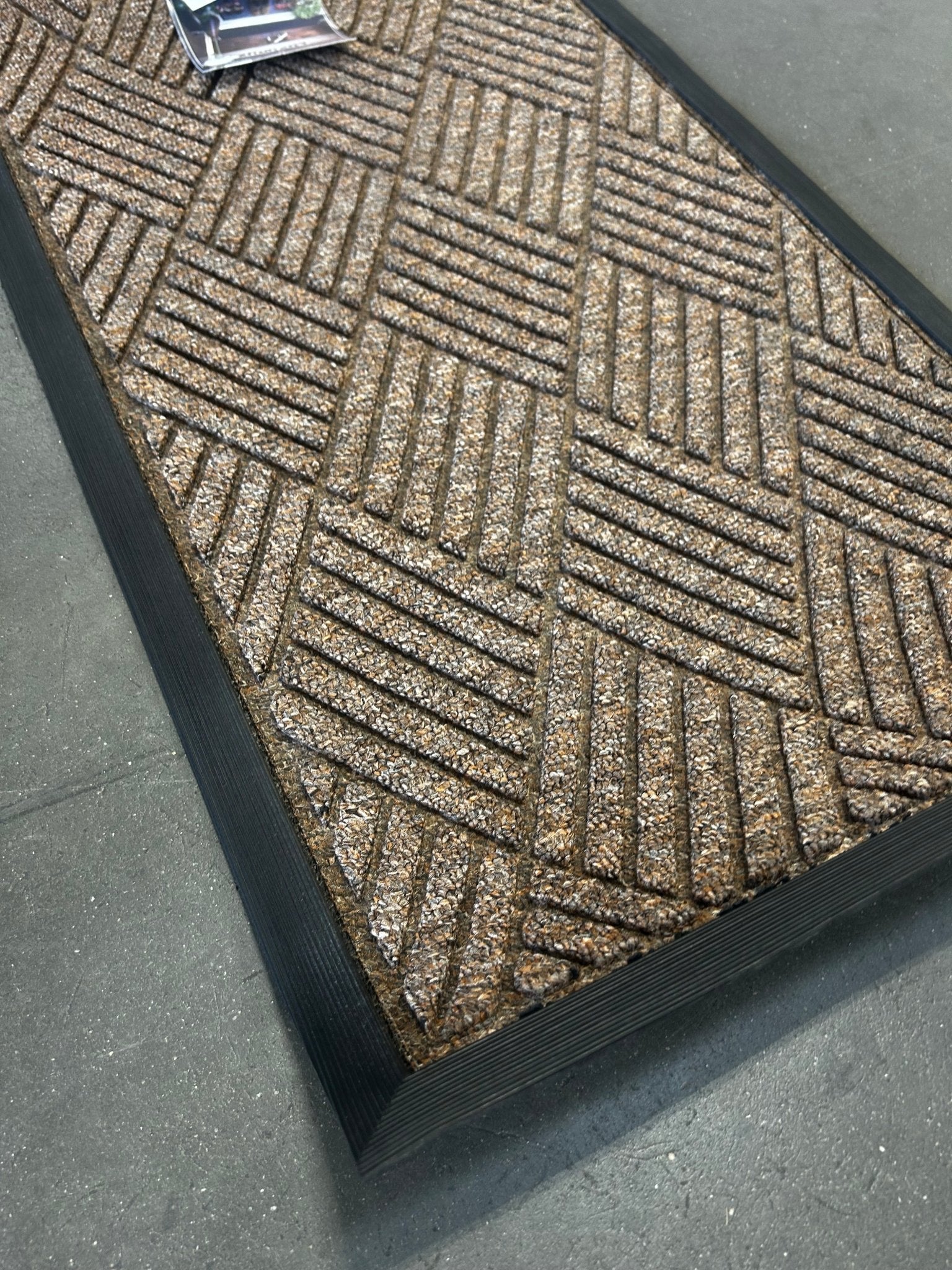 Brown 17”x29” Heavy Duty Outdoor / Indoor Floor Mat, Non slip, Dirt Tapping Entryway Rug by by - 2Much Liquidators